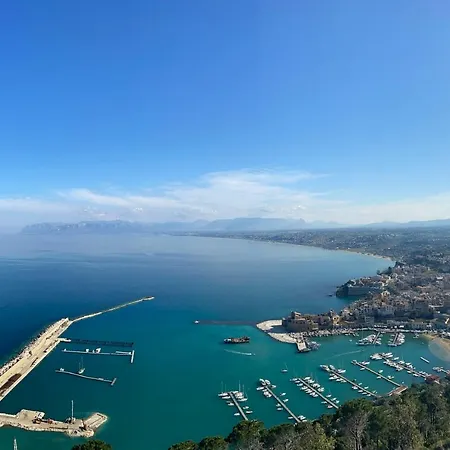 Al Porticciolo Romantico Trappeto (Sicily)