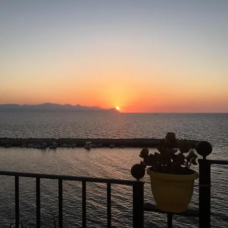 Al Porticciolo Romantico * Trappeto (Sicily)
